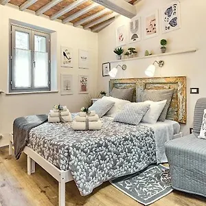 https://la-casina-di-rosa-montepulciano.it-tuscanyhotel.com